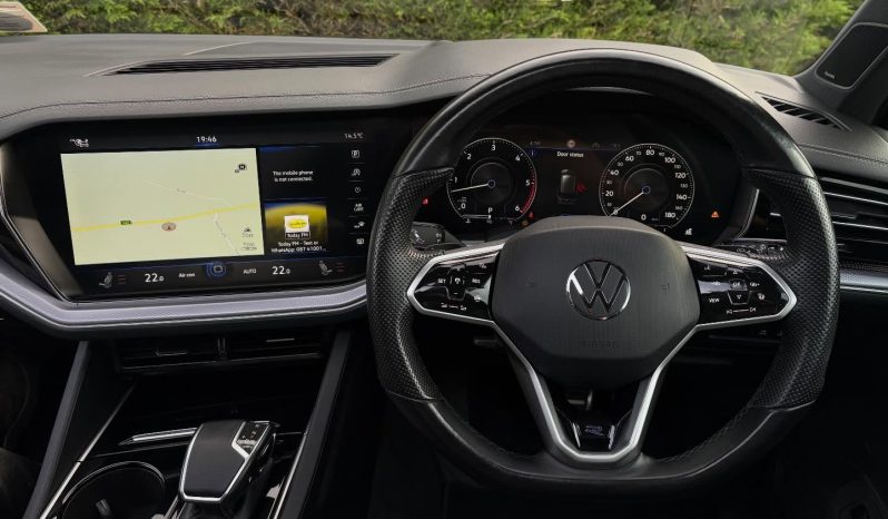 2022 Volkswagen Touareg R-Line Black Edition full