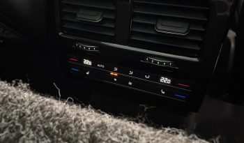 2022 Volkswagen Touareg R-Line Black Edition full